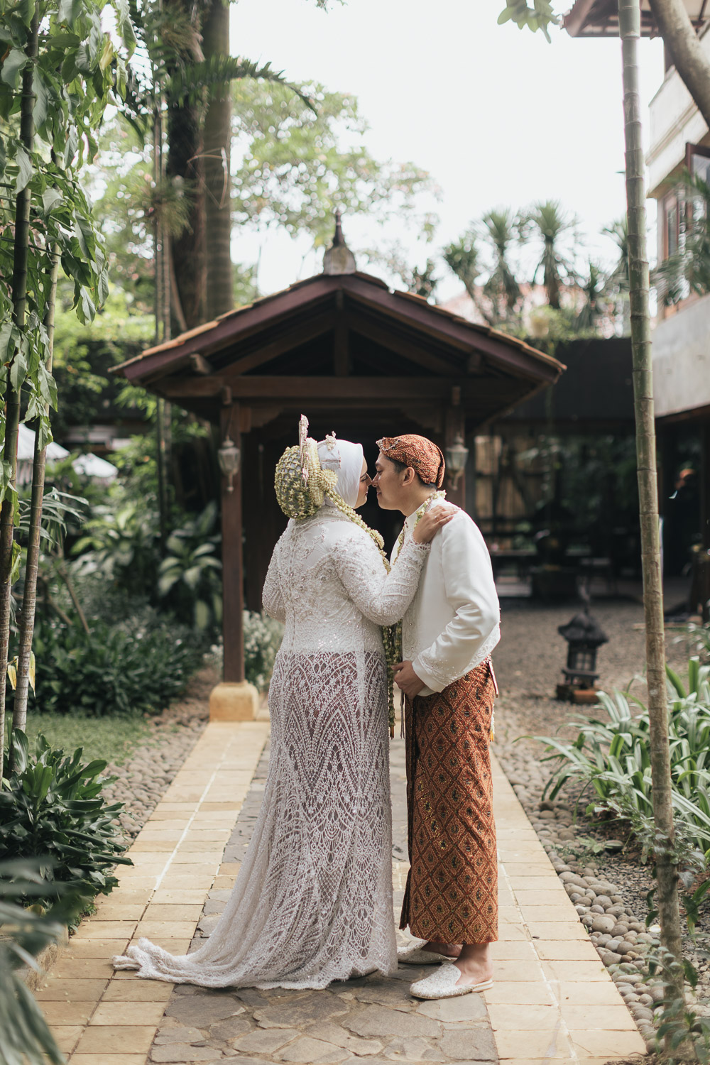 Alwy & Savira